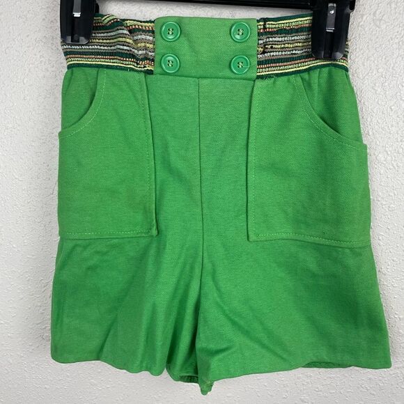 RT Jrs. Green Shorts Size S EUC - Picture 1 of 4